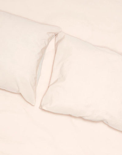 Parure de lit vintage en coton égyptien bicolore gris clair et rose blush